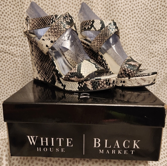 WHITE HOUSE BLACK MARKET Wellington Wedge - Picture 1 of 10